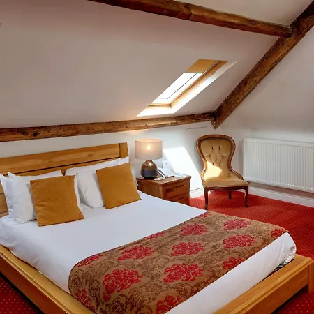Western Henbury 3* Bristol