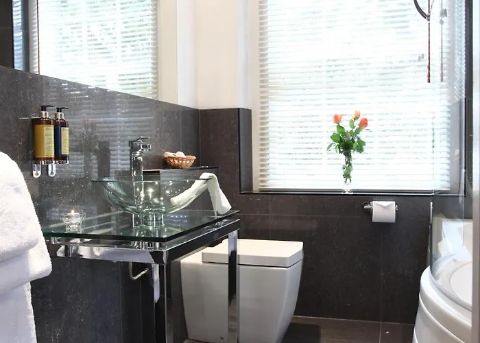 Western Henbury 3* Bristol