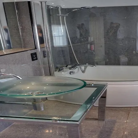 Готель Western Henbury