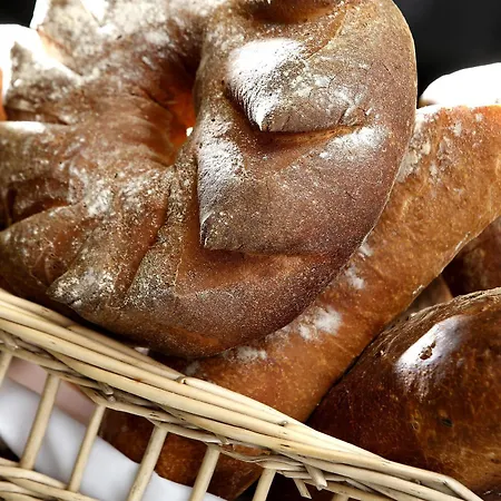 Western Henbury Szálloda 3*