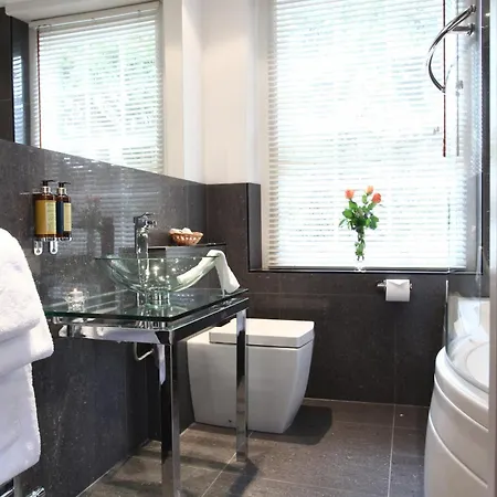 Western Henbury 3* Bristol