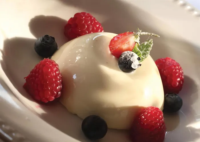 Western Henbury 3* Bristol