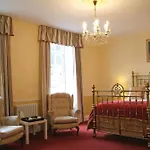 Western Henbury 3*